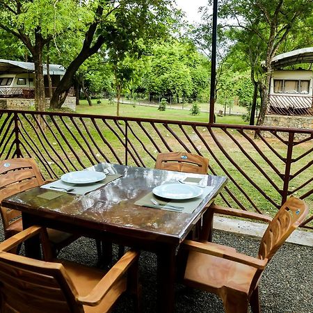 Bed and Breakfast Malwathu Oya Caravan Park Анурадхапура Экстерьер фото