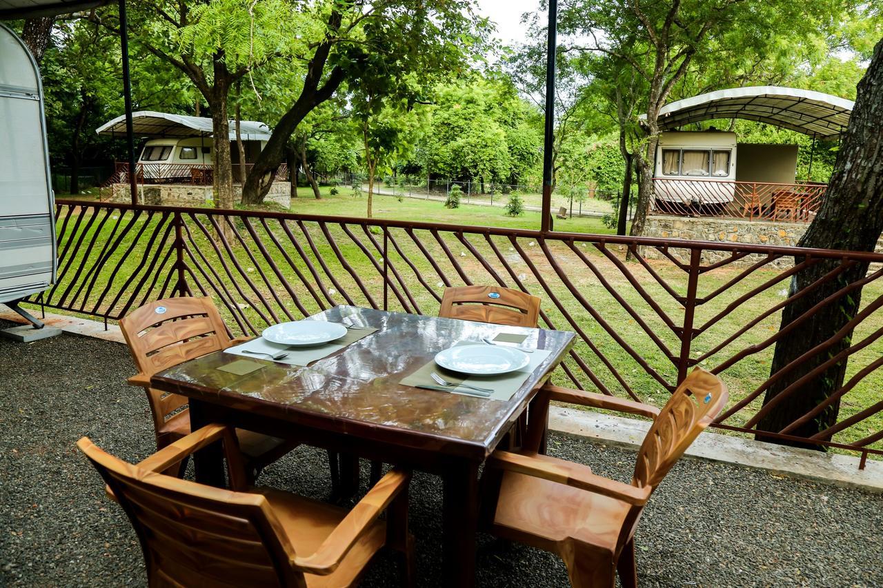 Bed and Breakfast Malwathu Oya Caravan Park Анурадхапура Экстерьер фото