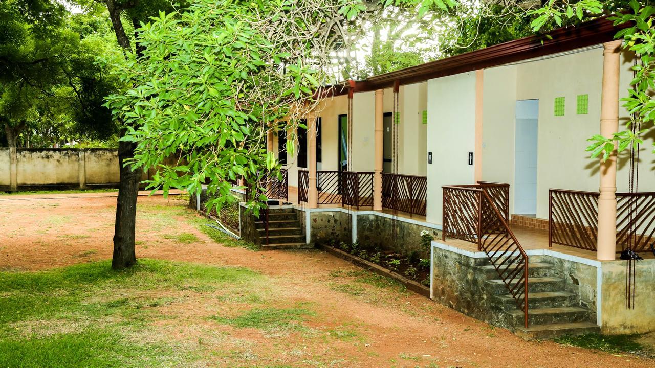 Bed and Breakfast Malwathu Oya Caravan Park Анурадхапура Экстерьер фото