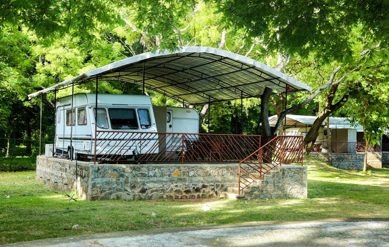 Bed and Breakfast Malwathu Oya Caravan Park Анурадхапура Экстерьер фото